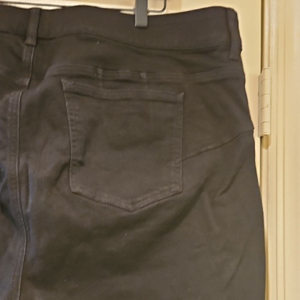 Torrid Black Ankle Cropped Jeans with Straight-Leg Design - Picture 7 of 12